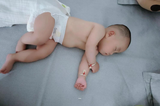 陆丰宝宝咳到吐怎么办